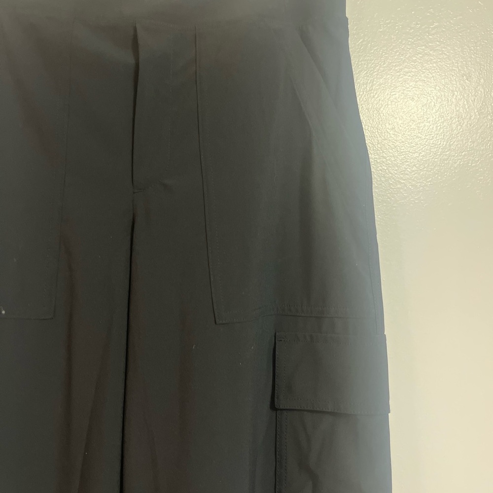 Athleta Brooklyn Heights cargo pants, size 6 - Picture 7 of 9